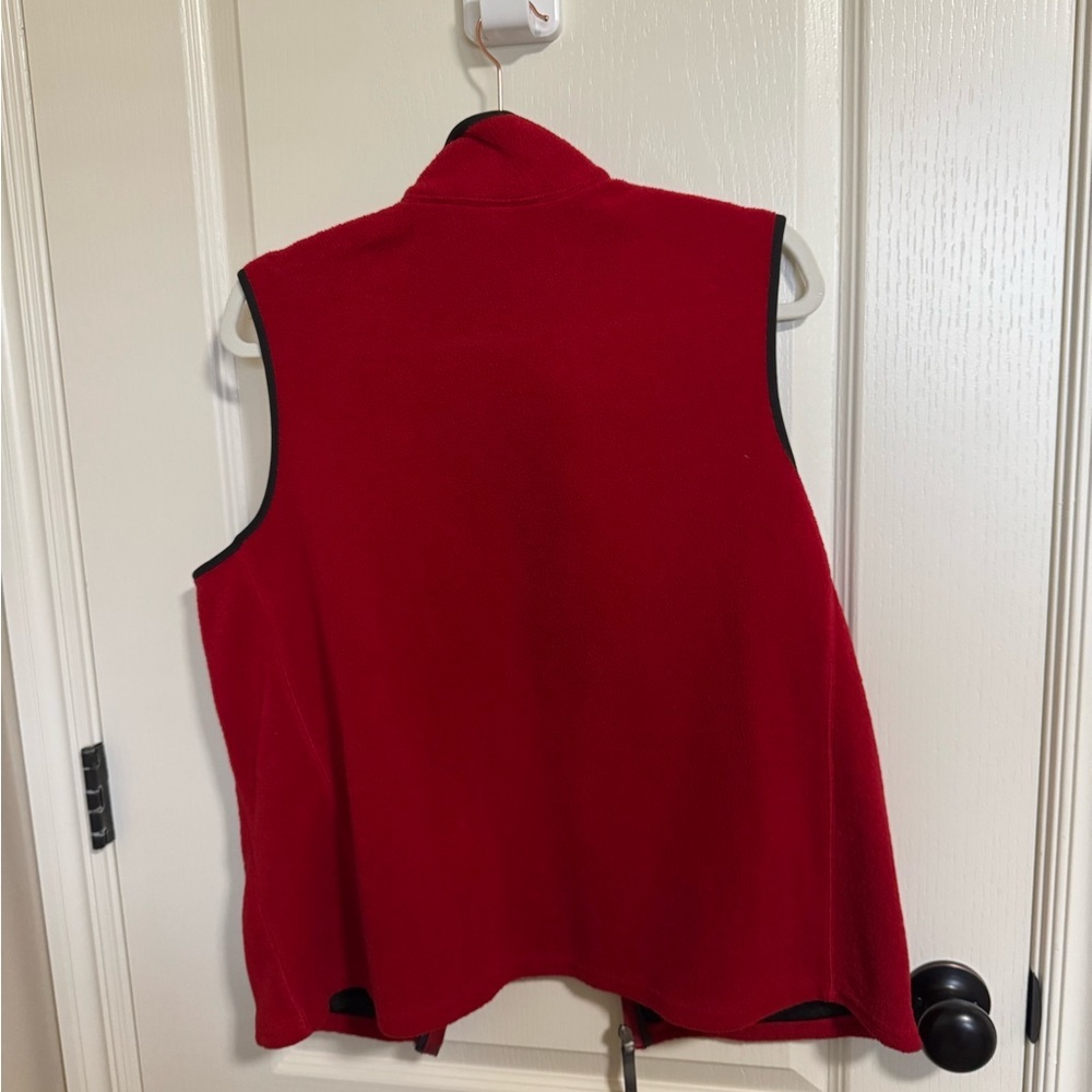 Old Navy Scarlet Fleece Jacket (XL) – Cozy Zip‑Up Outerwear - Picture 3 of 3